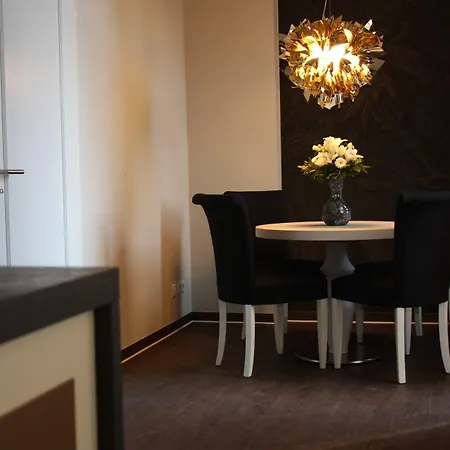 Mr.& Mrs. President アパート エアフルト