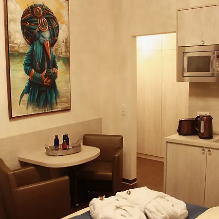 Mr.& Mrs. President Apartment *