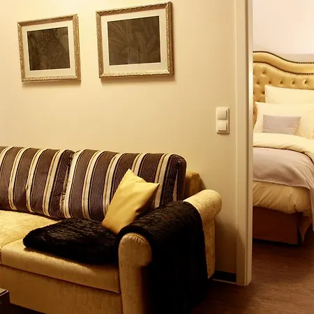 Mr.& Mrs. President アパート *