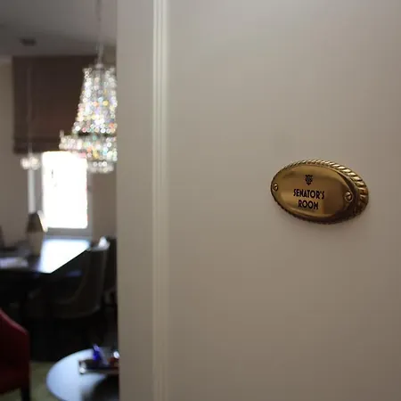 Mr.& Mrs. President Apartment