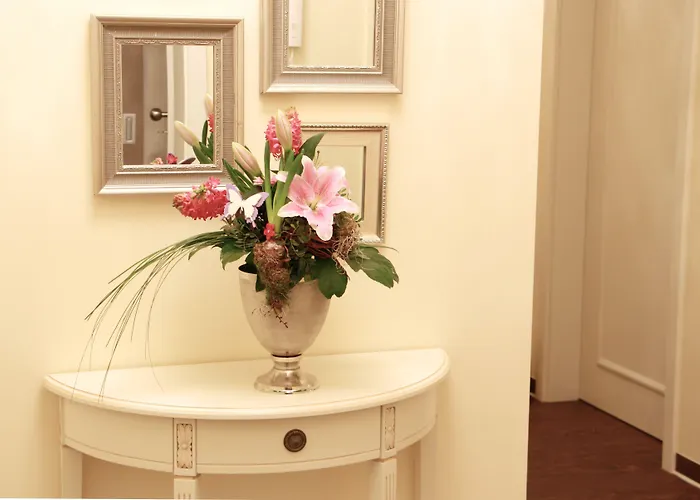 Mr.& Mrs. President 아파트 *