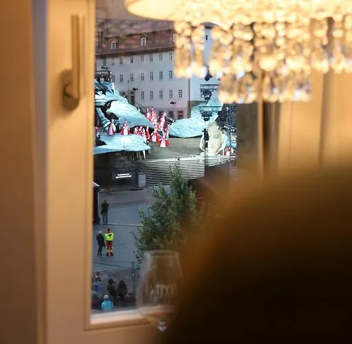 Mr.& Mrs. President Apartment *