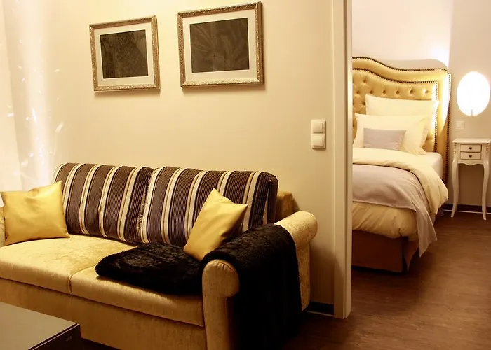 Mr.& Mrs. President Apartment *